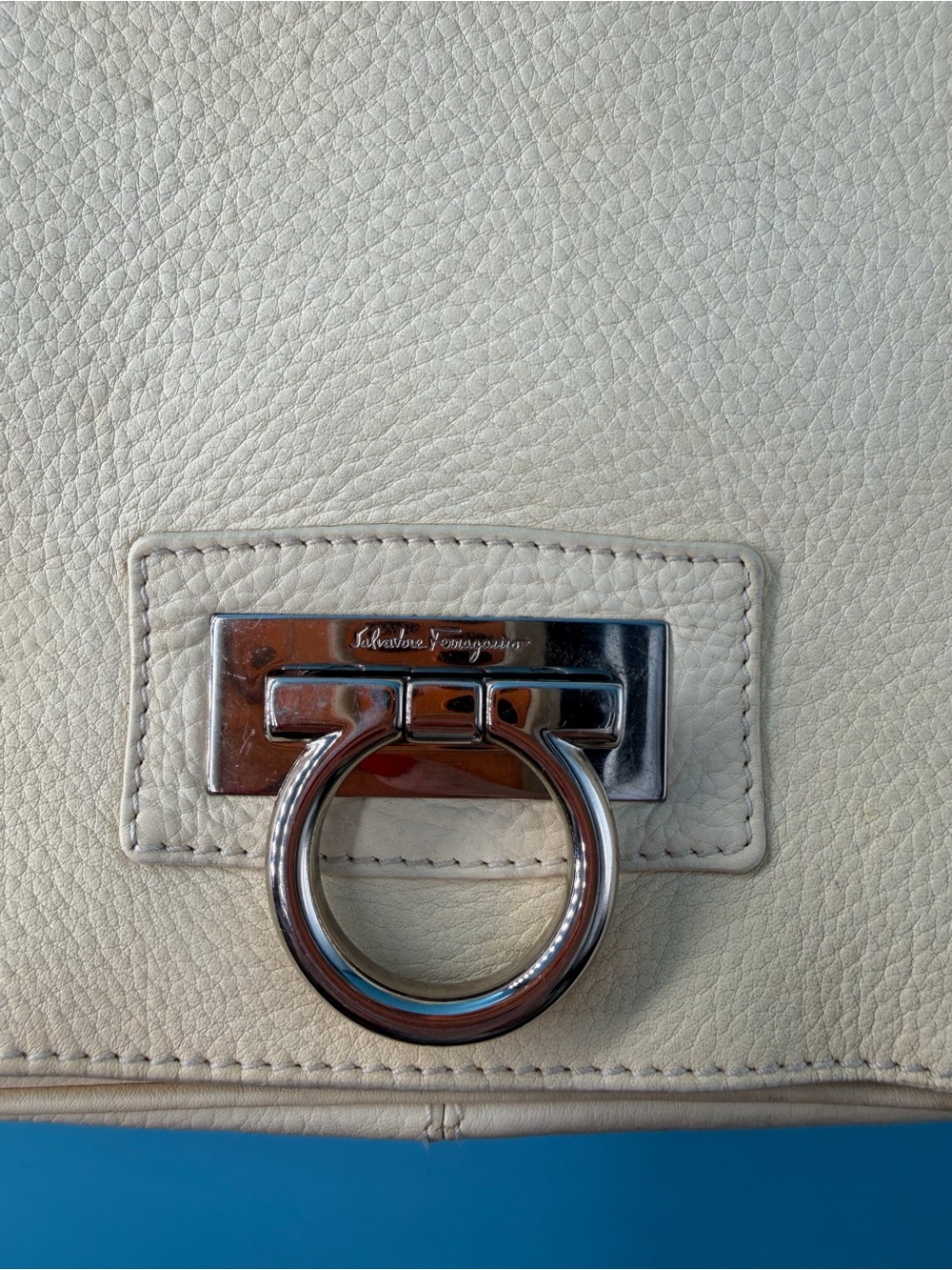 Salvatore Ferragamo Gancini Leather Flap Shoulder Bag Silver Hardware Cream - Picture 4 of 15